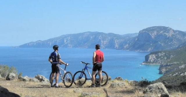  Ciclistas en Cerdeña 
